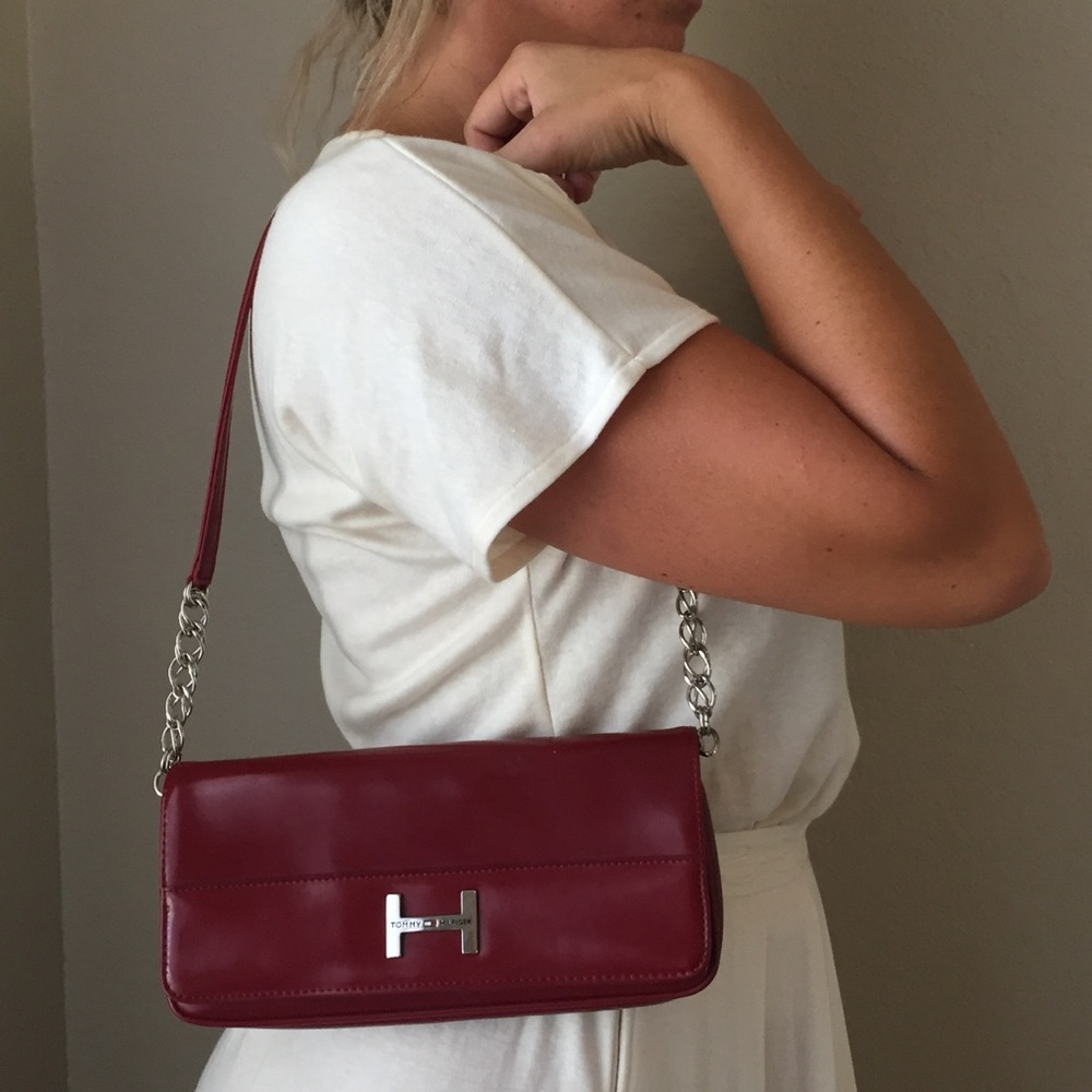 Vintage Tommy Hilfiger leather purse.